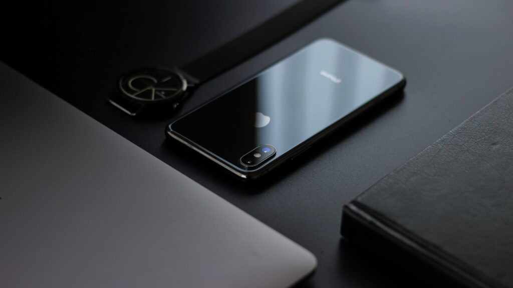 Rahasia Back Glass iPhone: Estetika, Kekuatan, dan Inovasi Material Terbaru